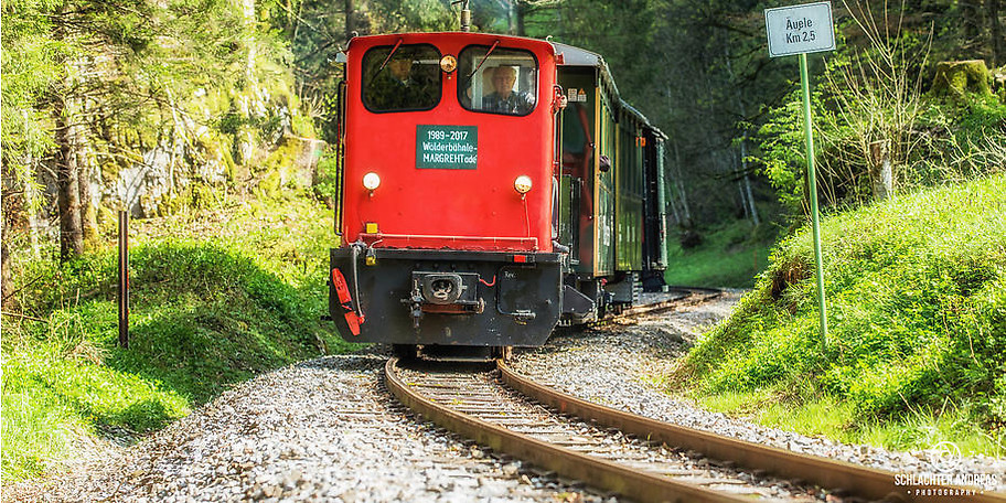 Die Fahrt mit dem „Wälderbähnle“ auf den 5 km von Bezau nach Schwarzenberg dauert heute 20 Minuten
