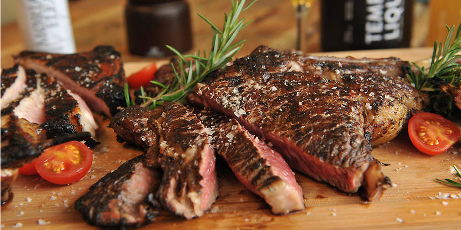 Genießen Sie das hausgereifte Fleisch im Buffalo Steakhouse