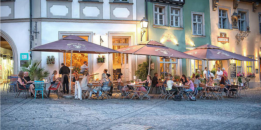 Die Terrasse im Little Italy lädt zum Verweilen ein
