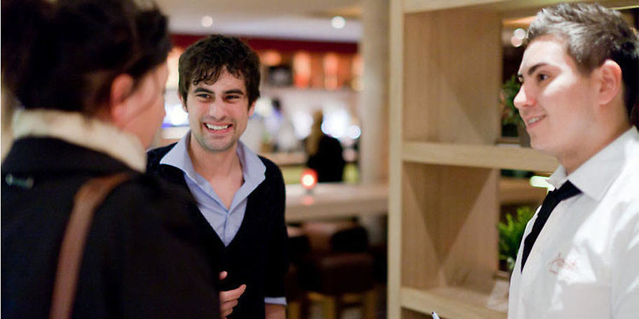 Das Aposto bietet Ihnen besten Service für einen gelungenen Abend