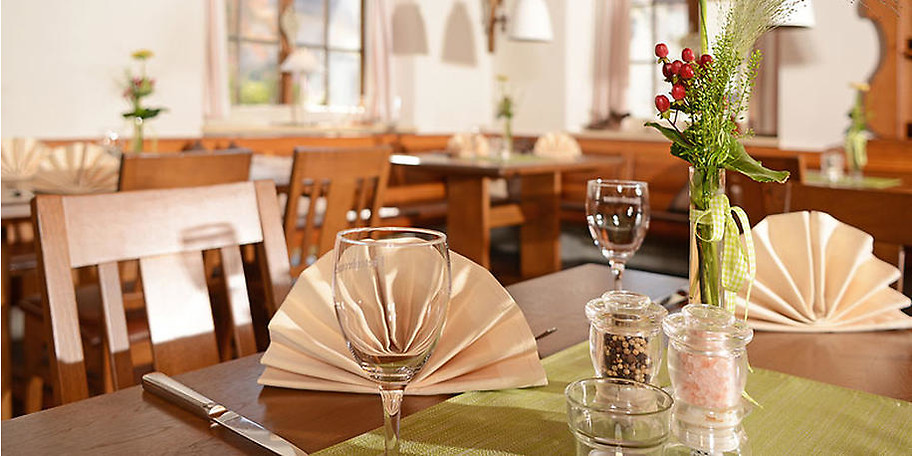 Genießen Sie zu zweit oder in geselliger Runde unser Romantik-Dinner mit einem Vier-Gang-Menü 