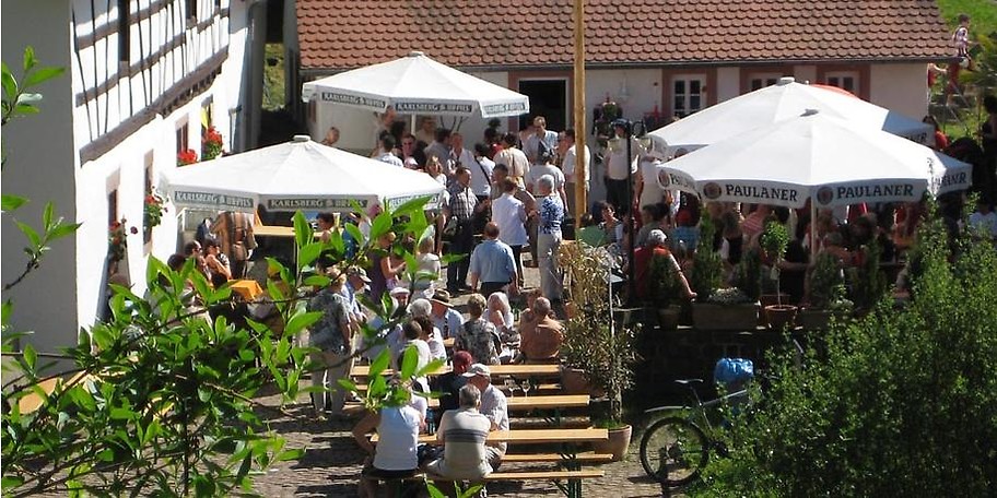 Gelegen am Rande des Dorfes Theley in einem malerischen Wiesental, unweit des Schaumberges