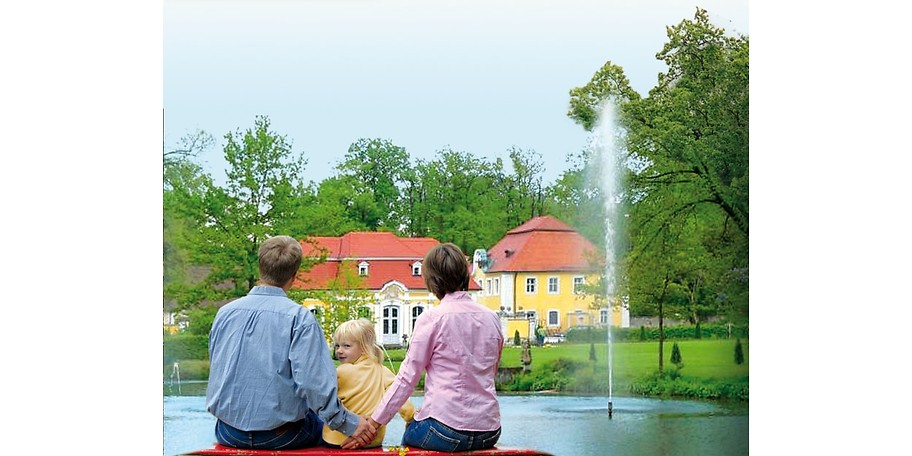 Am Wasserschloss finden Kinder und Erwachsene Entspannung im Erlebnispark Schloss Thurn
