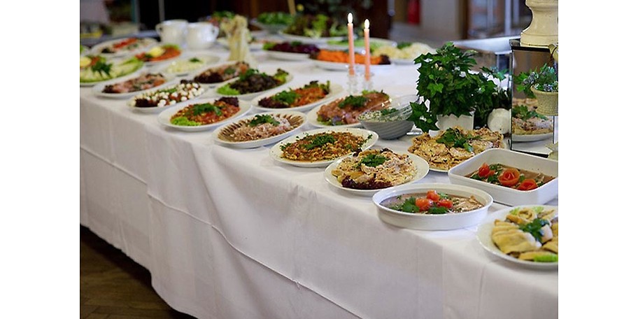 Große Auswahl am Buffet – mit dem Partyservice der Metzgerei List (Friedenseiche Cadolzburg)