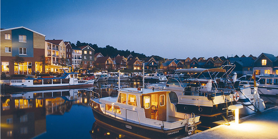Das Precise Resort in Rheinsberg-Kleinzerlang verfügt über einen eigenen Yachthafen