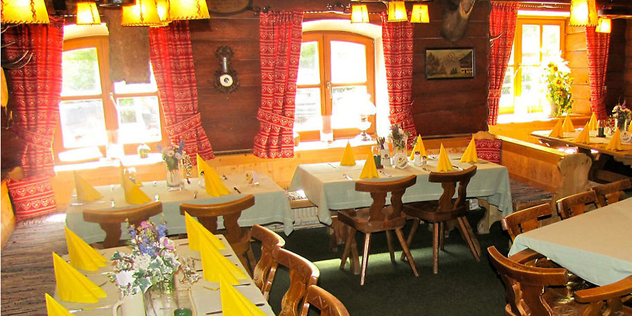 Besuchen Sie den Berggasthof Alte Wurzhütte