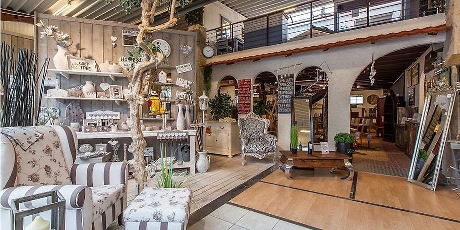 Entdecken Sie tolle Geschenkideen, Messeneuheiten und hochwertige Möbel zu besten Konditionen.